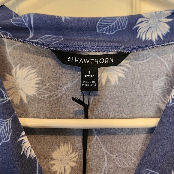 41 Hawthorn Sleeveless V-Neck Blue/White Floral Small Petite - Picture 6 of 8